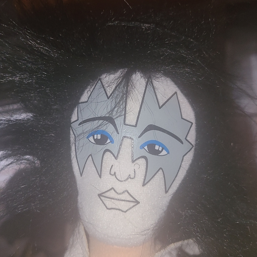 KISS Doll - Picture 8 of 16